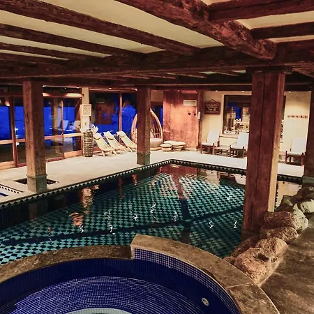 Les Grands Montets & ホテル 4*