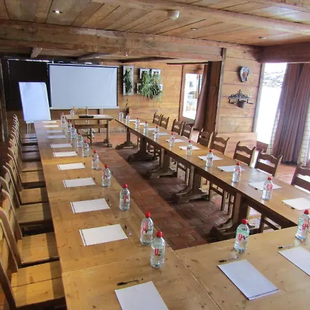 Les Grands Montets & מלון