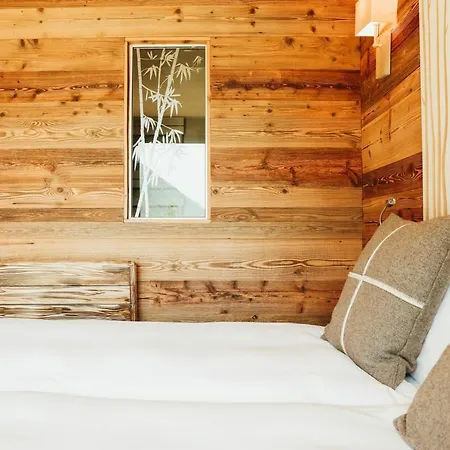 Les Grands Montets & ホテル 4*